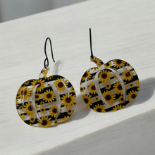 Load image into Gallery viewer, Pumpkin shaped sunflower pattern earrings
