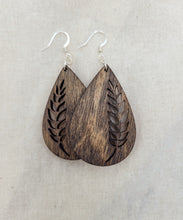 Load image into Gallery viewer, Wheat wood earrings - cut wheat
