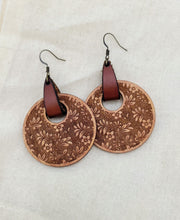 Load image into Gallery viewer, Wood and leather earrings - Damask flowers and leather
